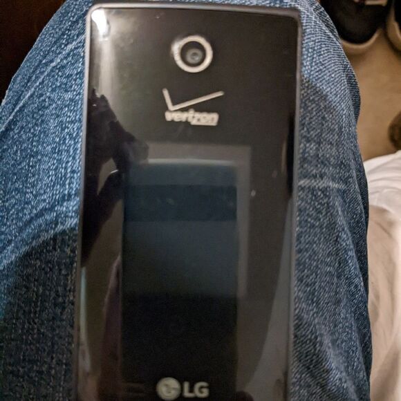 LG Verizon flip phone, excellent condition, works great - Picture 6 of 12